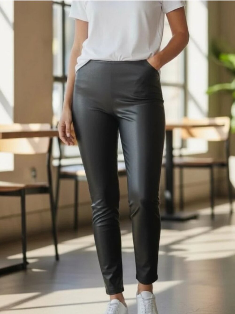 Banana Republic Faux Leather Leggings (size 0)(Black)